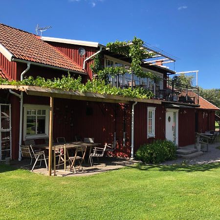 Aeventyrsgardens Vandrarhem, Kinnekulle Källby Exterior photo