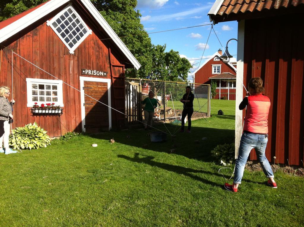 Aeventyrsgardens Vandrarhem, Kinnekulle Källby Exterior photo